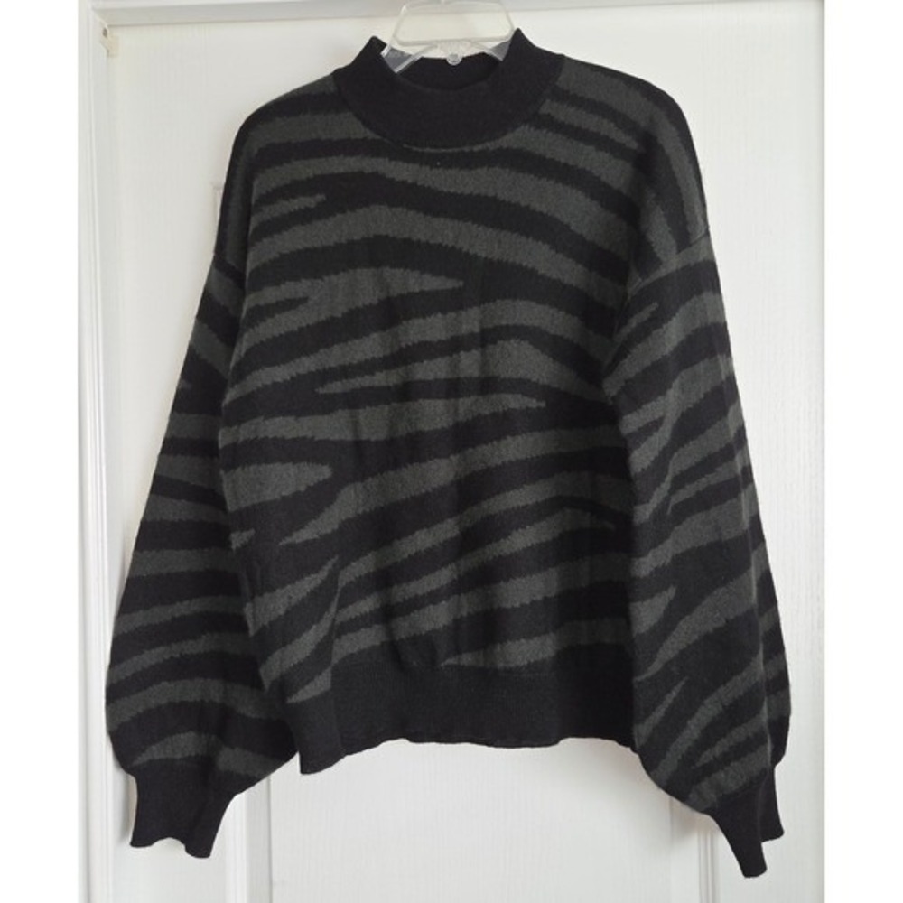 AQUA Cashmere Zebra Stripe‎ Balloon Sleeve Mock Neck Sweater Sz L Luxury Soft - Picture 3 of 7